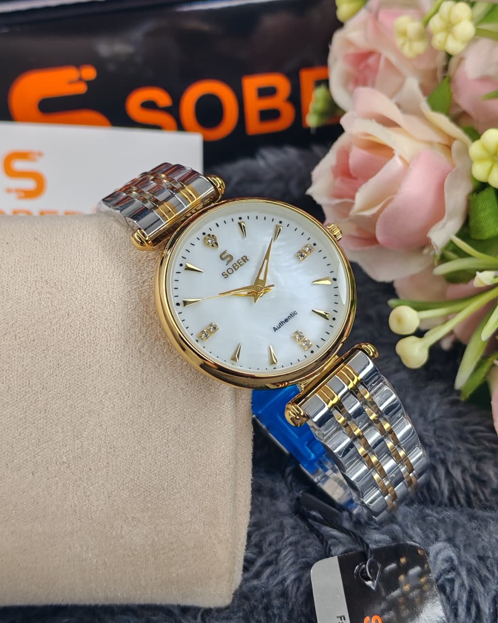 Sober Ladies Circular Watch with White Dial and Gold Case